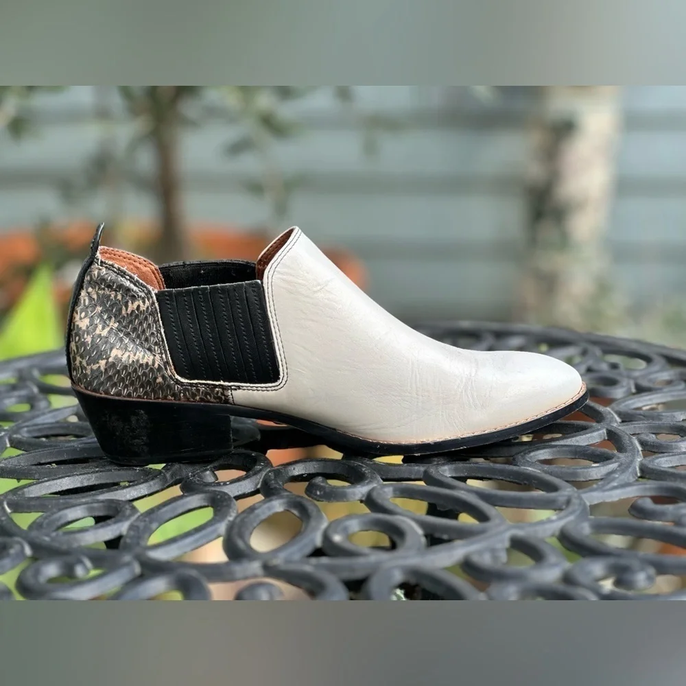 Coach — Devin Shootie Boots